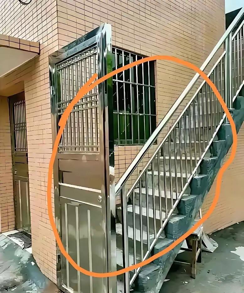 这门设计的对吗