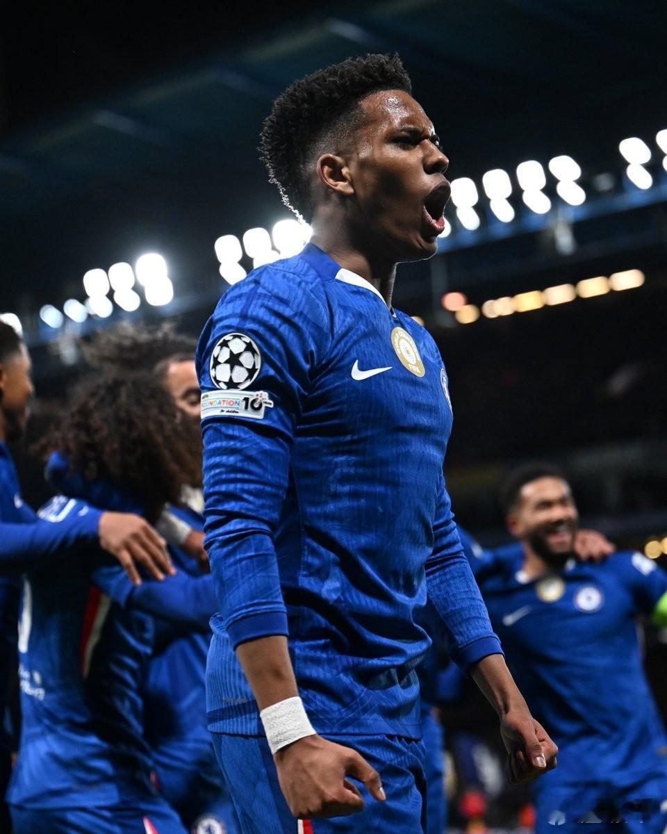 哇哦！这一轮欧冠比赛着实令人惊叹！英超球队压制着西甲队，