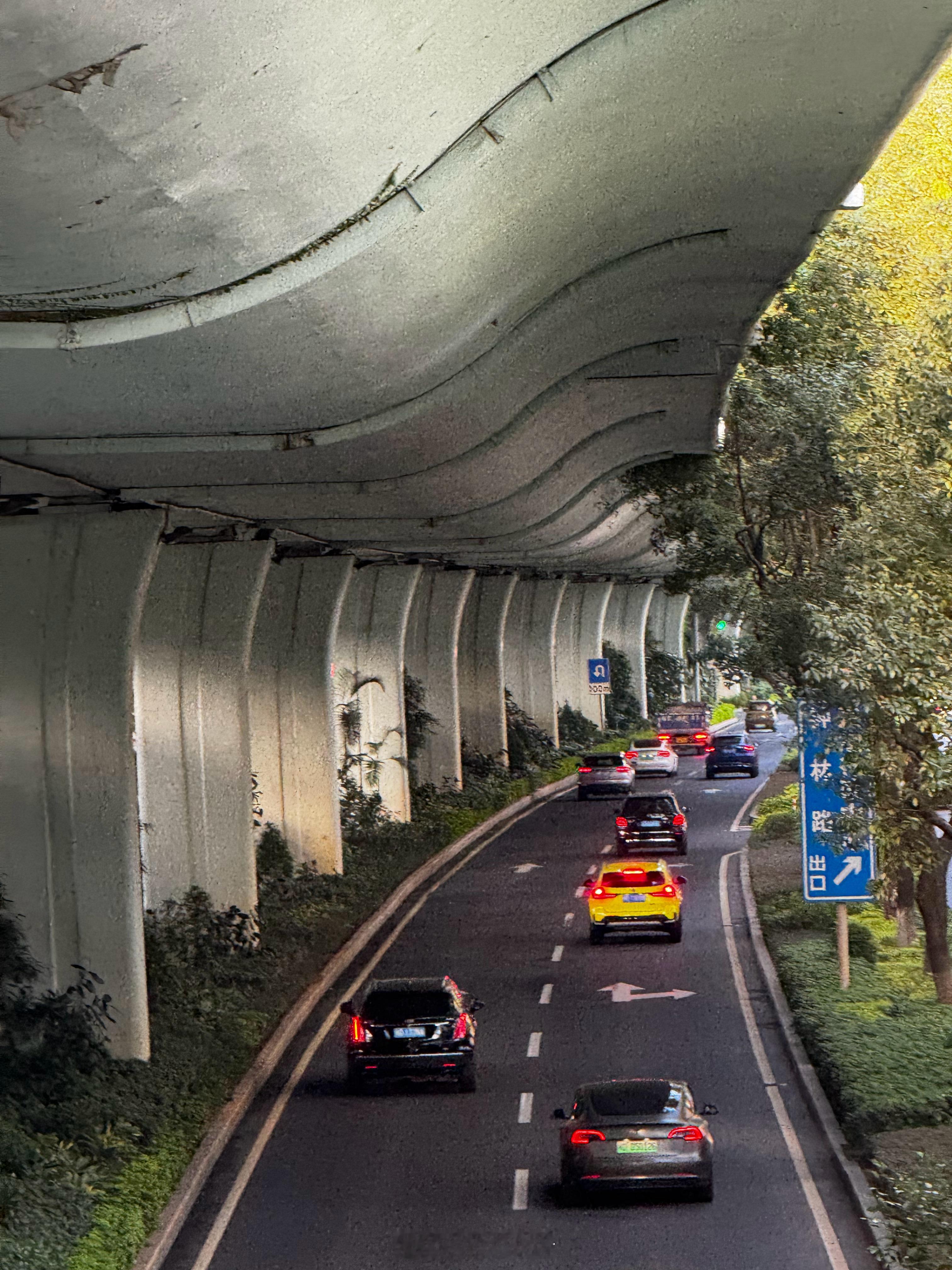 无论是手机还是汽车，米家的投入都是天文数字！雷老师说他们在汽车方面投了30