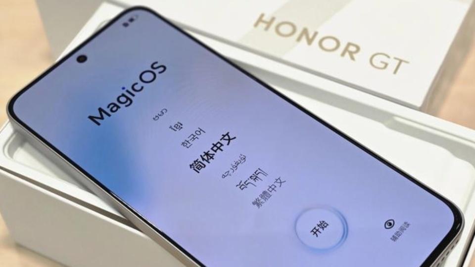 荣耀“不讲武德”,骁龙8Gen3突降至1889元,卖得好也继续降