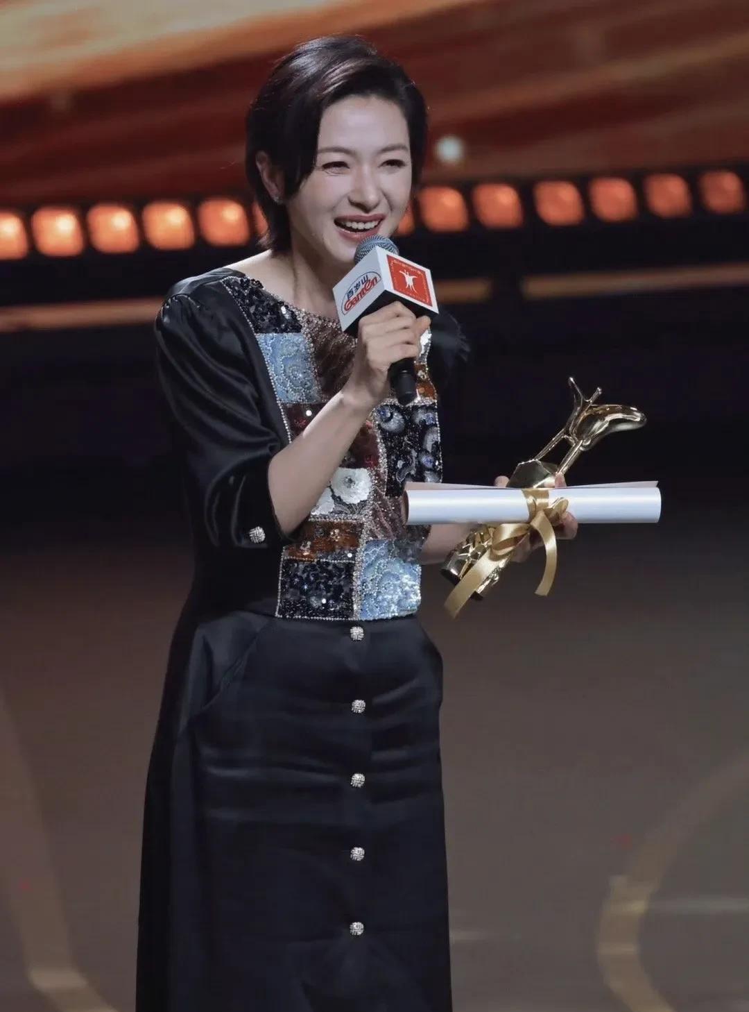万茜封后！雷佳音神预言成真6月21日晚，第27届上海国际电影节揭晓奖项，43岁