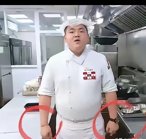 西贝后厨摸底：管九个电磁炉的—九炉总管管冰箱电烤箱的—两箱总督管食品袋开口