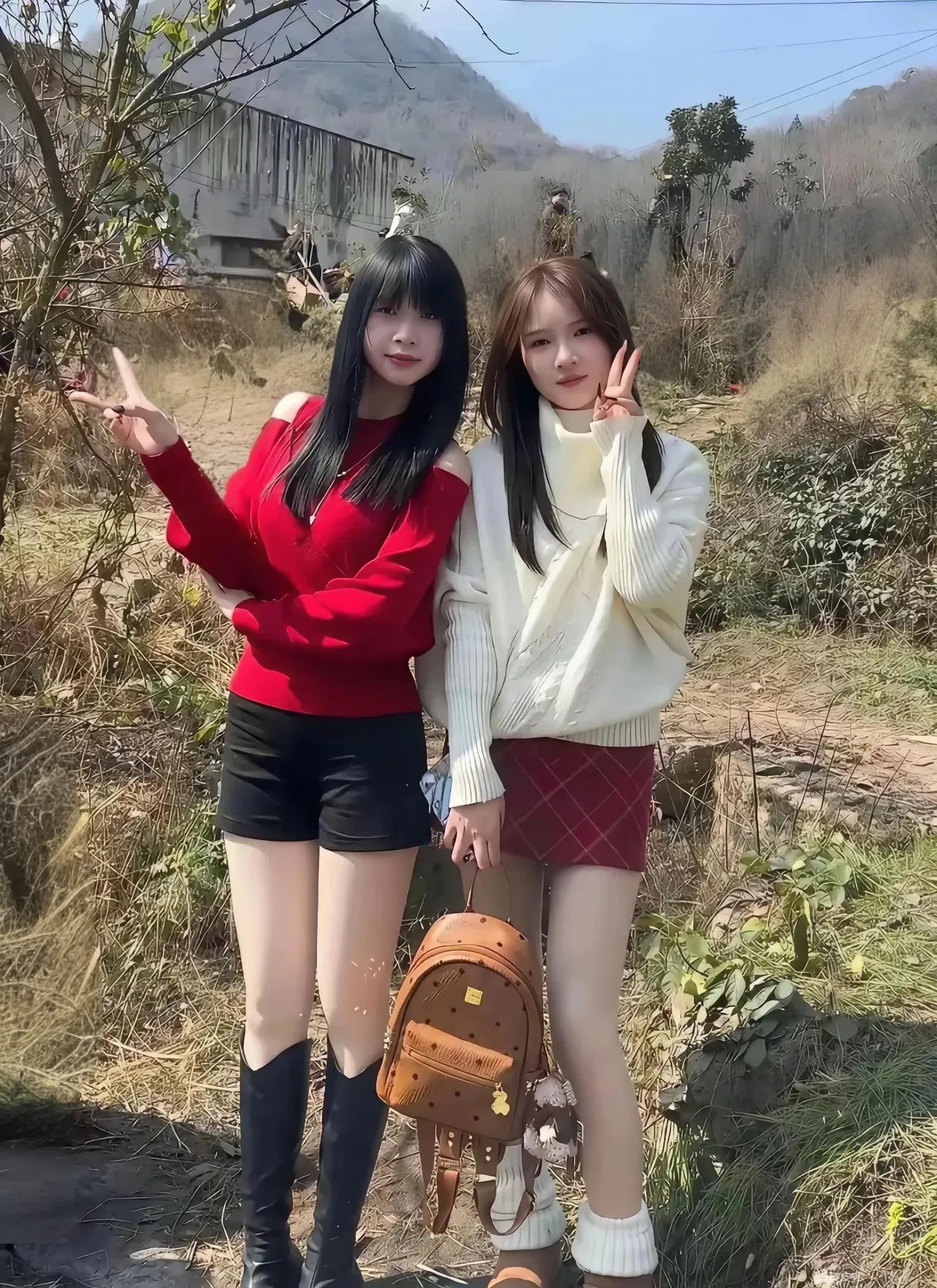 左边彩礼28.8万，右边彩礼33.3万。你觉得哪个更值得娶回家？