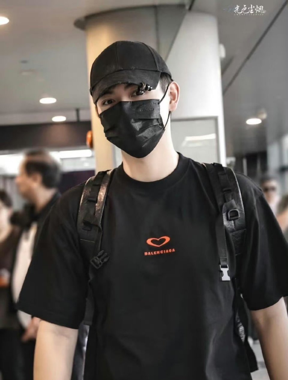 开磕，说衣服是一样的​​​