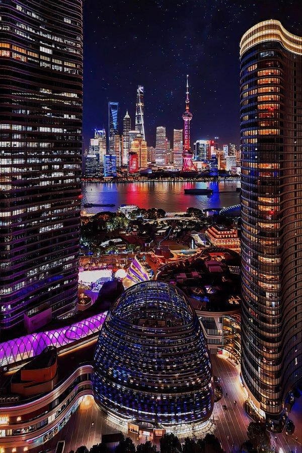 世界唯二没有美军基地，有核武保护的国际金融中心是上海和香港!知道香港和上海房