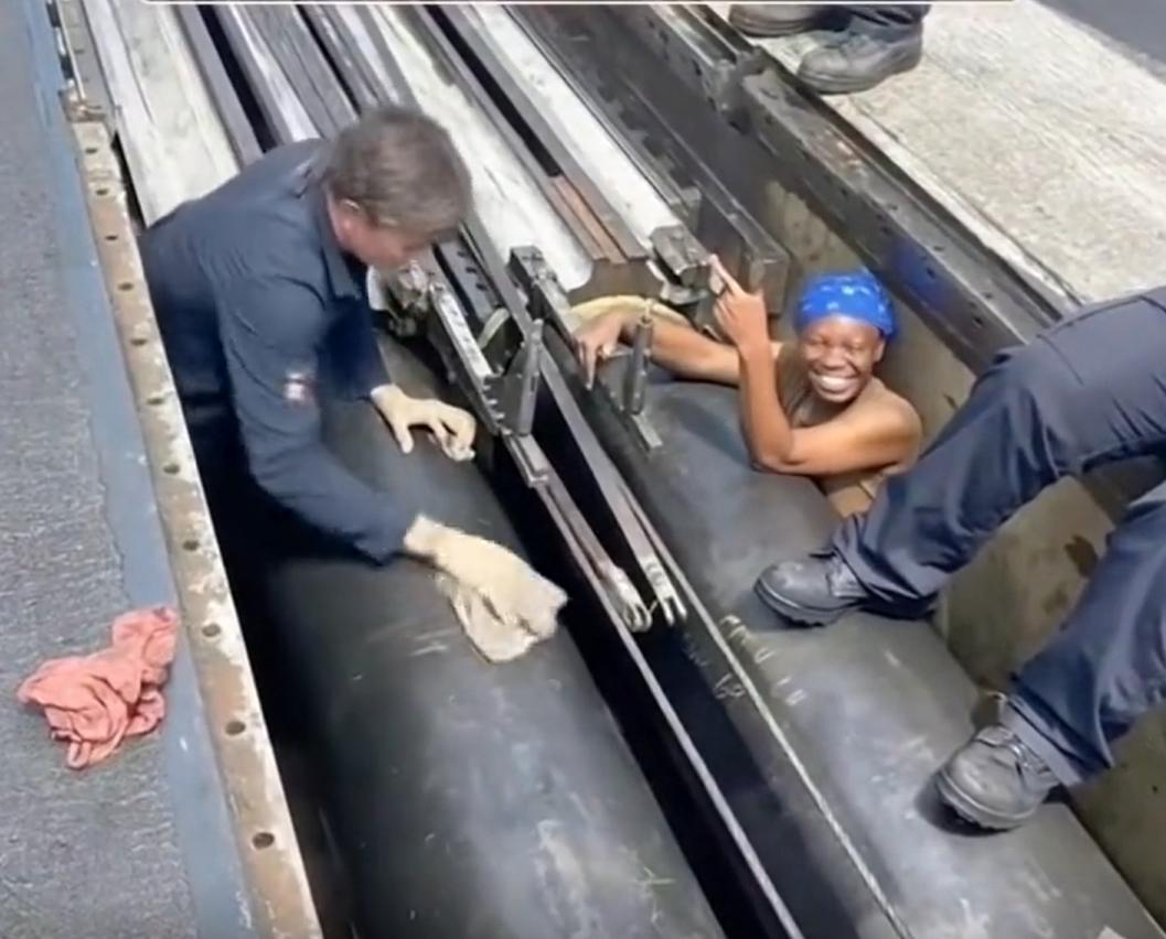 至少有一点,特朗普没有说错,蒸汽弹射,确实是很好维修。说用锤子和喷枪就能修好