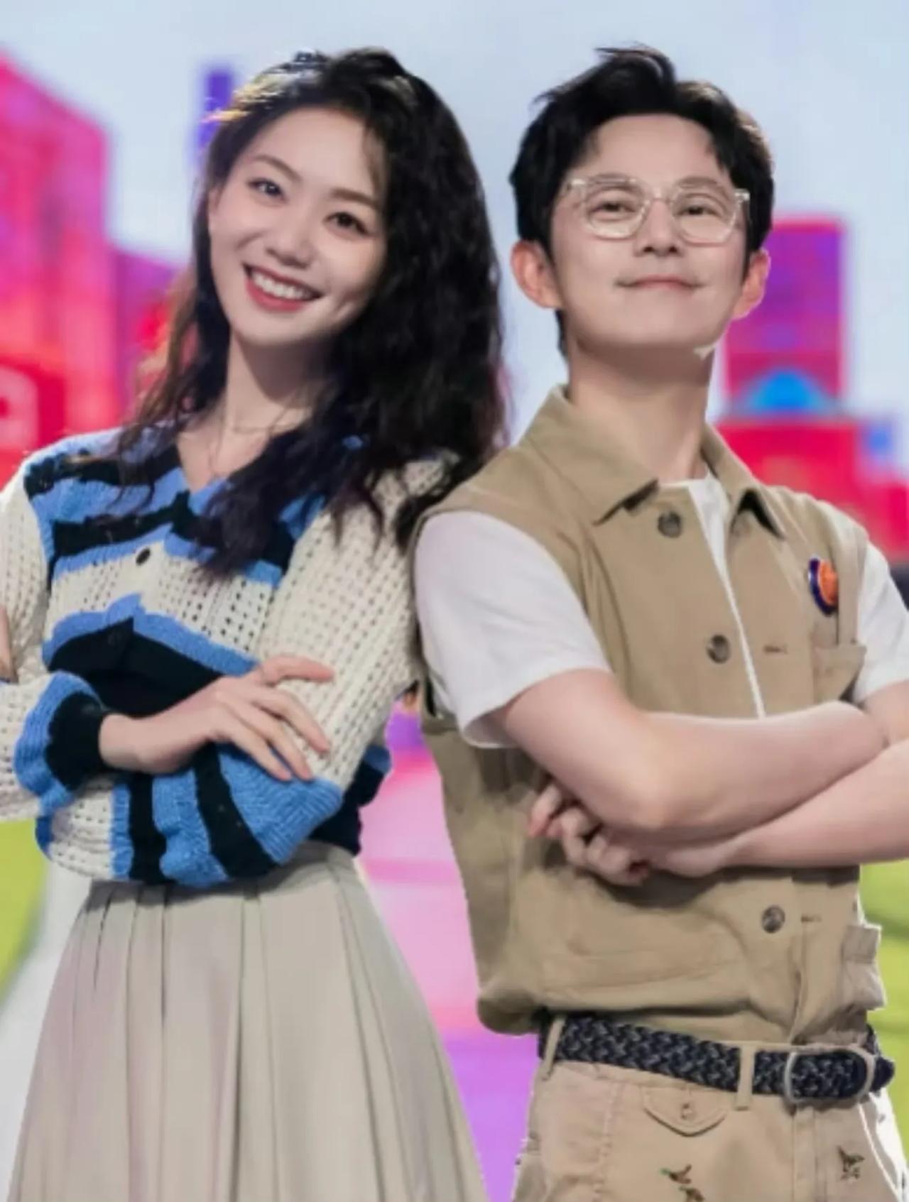 许嵩1986年出生，今年40岁，但他的老婆冯禧，竟然是00后，今年才26岁！