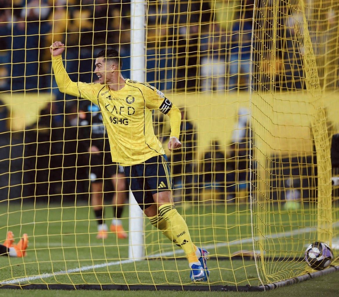 C罗逃过红牌，科曼倒钩世界波！3-2笑傲德比，胜利终结4轮不胜利雅得胜利最近