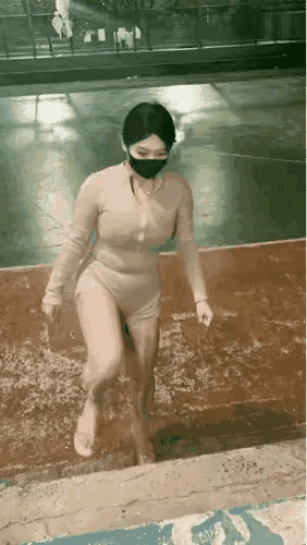 可怜的尾巴骨受了一次重击