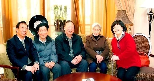 世锦赛八强战打完，赵心童10比13惜败墨菲，没能卫冕。吴宜泽倒是争气，13比8赢