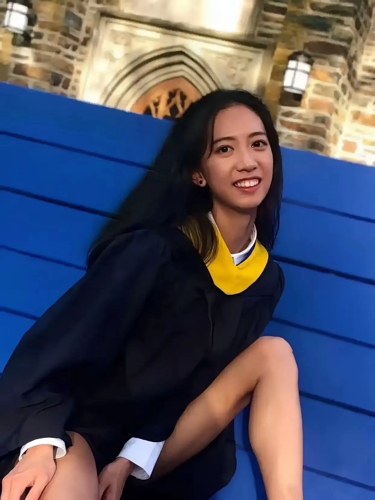 哈佛女孩的回击，感觉她身上缺点什么   从她发的几篇博文看，为了自证已经到了不