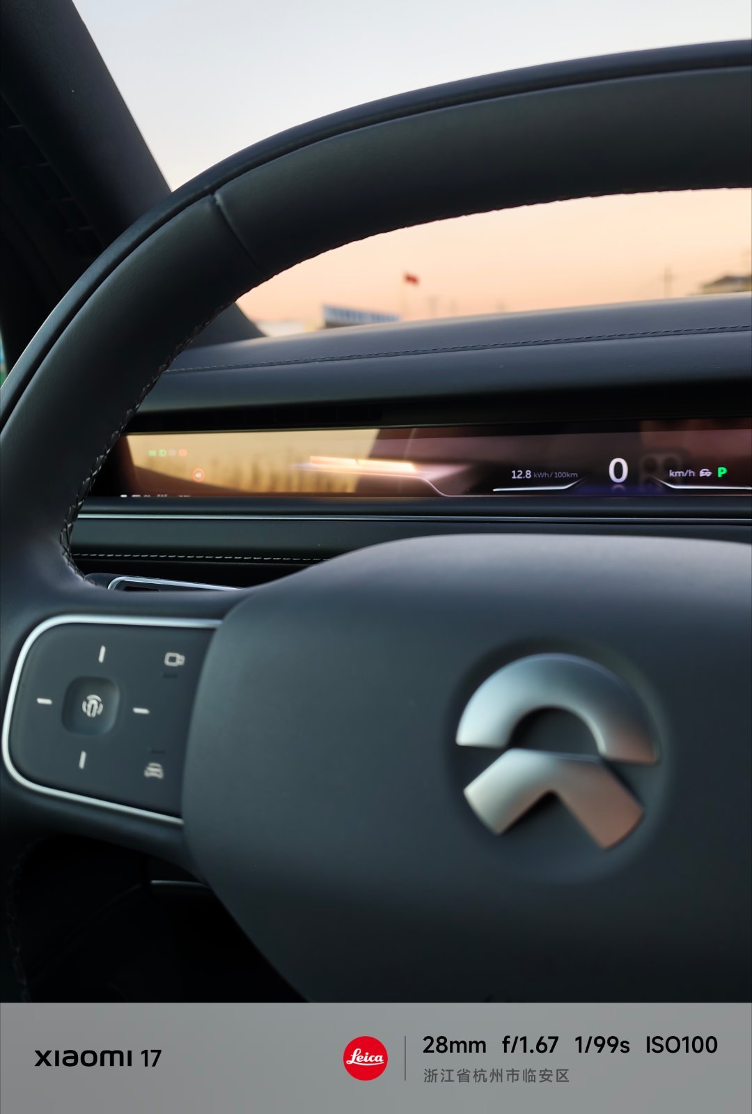 他喵的……蔚来ES8在城区里居然跑出了12.8kWh/100km这么巨大的车！能