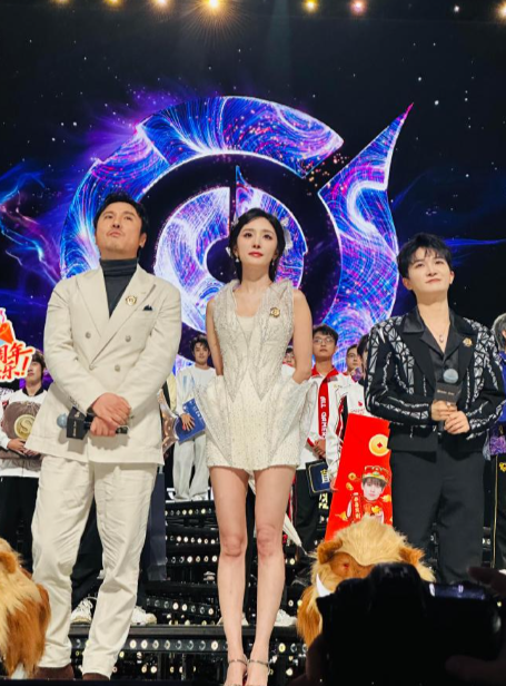 我幂姐腿真长啊​​​！给我看迷了