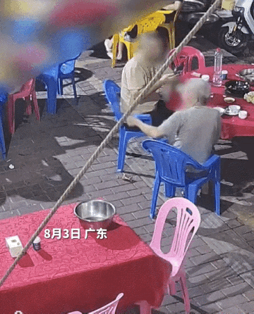 这可真是教科书式的：以其人之道，还治其人之身！8月3日广东云浮一家大排档，三位顾