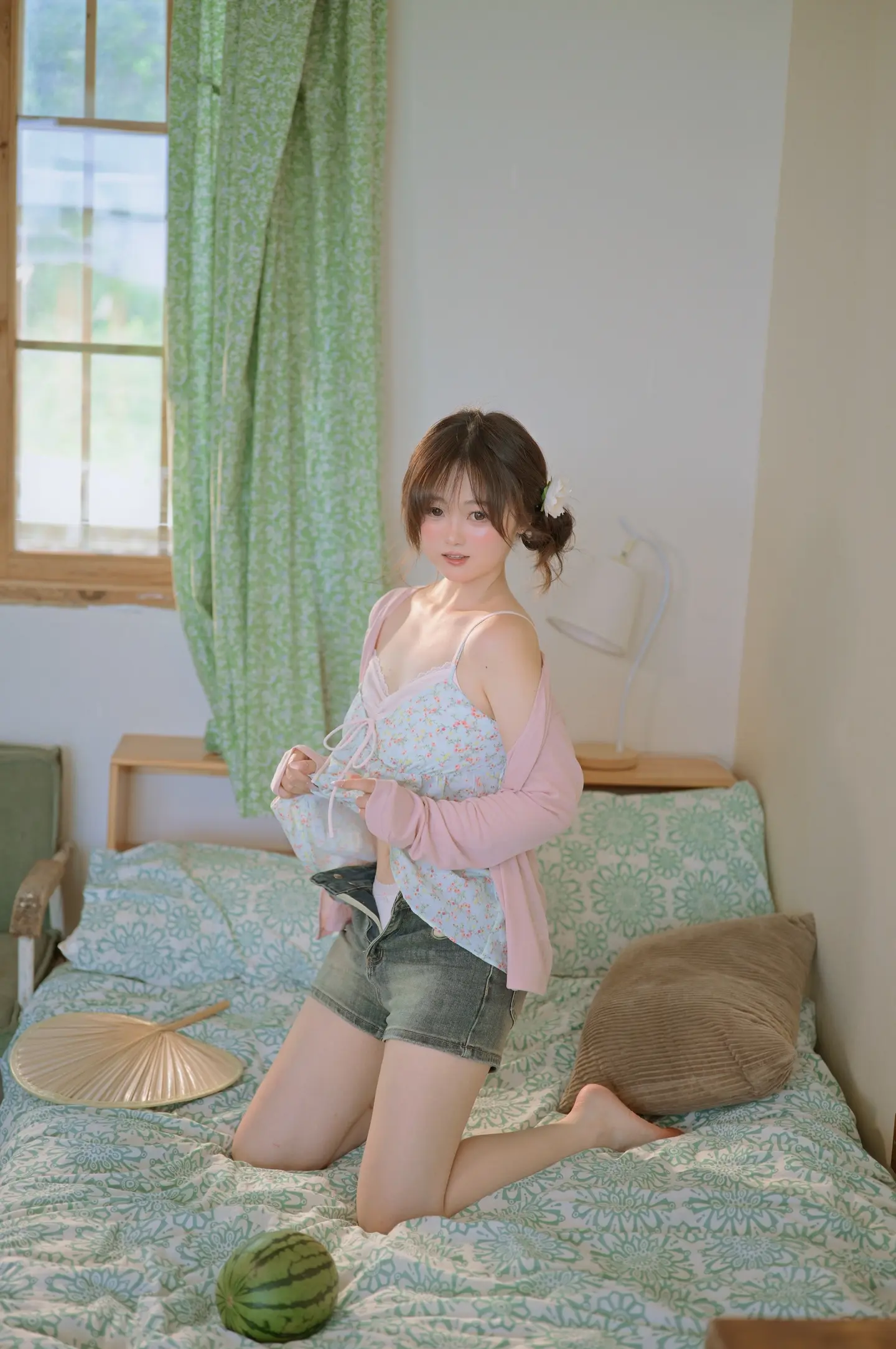 立夏限定小澪🍉˵>ㅿ<˵。慵懒慵懒( ｡◔ ‿ < ～初夏的味道捏