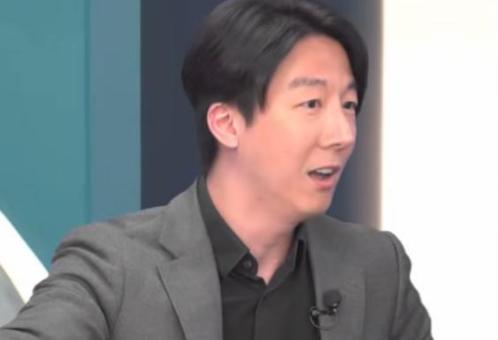 台湾“卡神”杨蕙如17日发文指出，台股创下史上最大跌点，一天就几乎要跌超过300