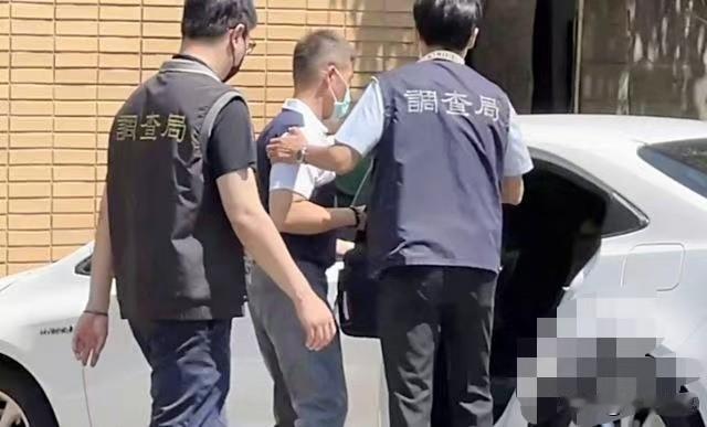 被逼出奇招应对突然袭击！今天岛内传出国民党中央将遭搜索，朱立伦恐被带走5月6