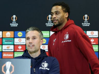 廷贝尔炮轰范佩西将他移出名单, 后者称双方关系难以调和