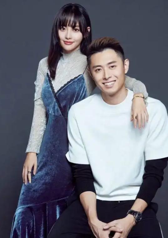 当年，买超带张嘉倪去见母亲时，买超妈妈没有理张嘉倪，拉着买超进了书房，出来时买超