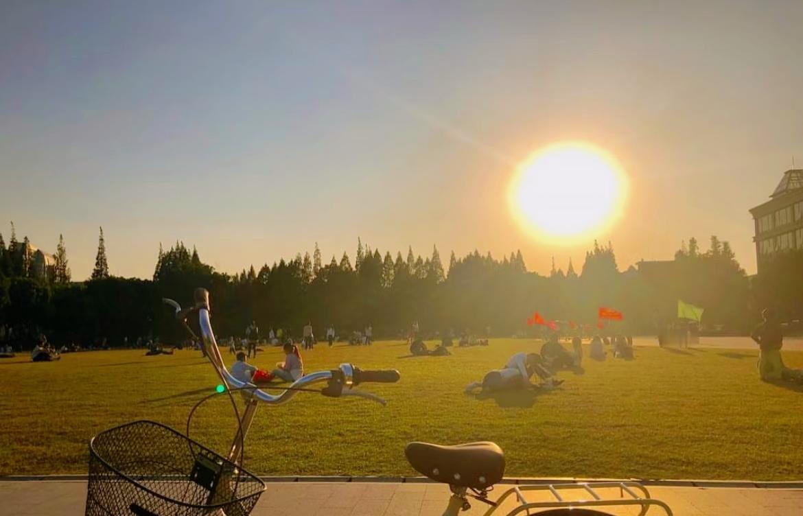 刘震云：）你要明白一个真相：一个成年人，最顶级的自爱，就是永远立足于现实。