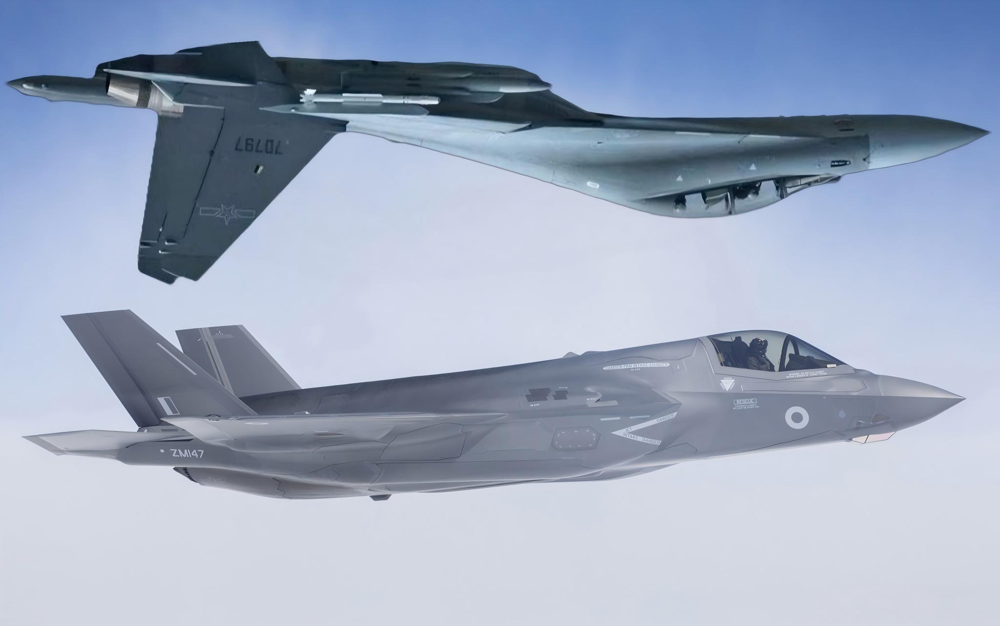 歼-16同时锁定2架F-35前，通过桶滚翻到F-35后方“死亡凝视”的示意图！外
