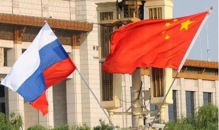 中国将为‘中立’付出代价！”美国现在积极拉拢俄罗斯，算准了若中美因东南亚问题爆发