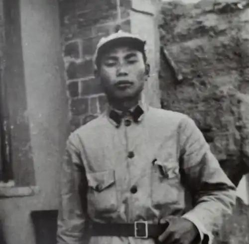 抗战初期，杨得志调任一一五师685团团长。在赴前线途中，他乘坐一位国军汽车司机的