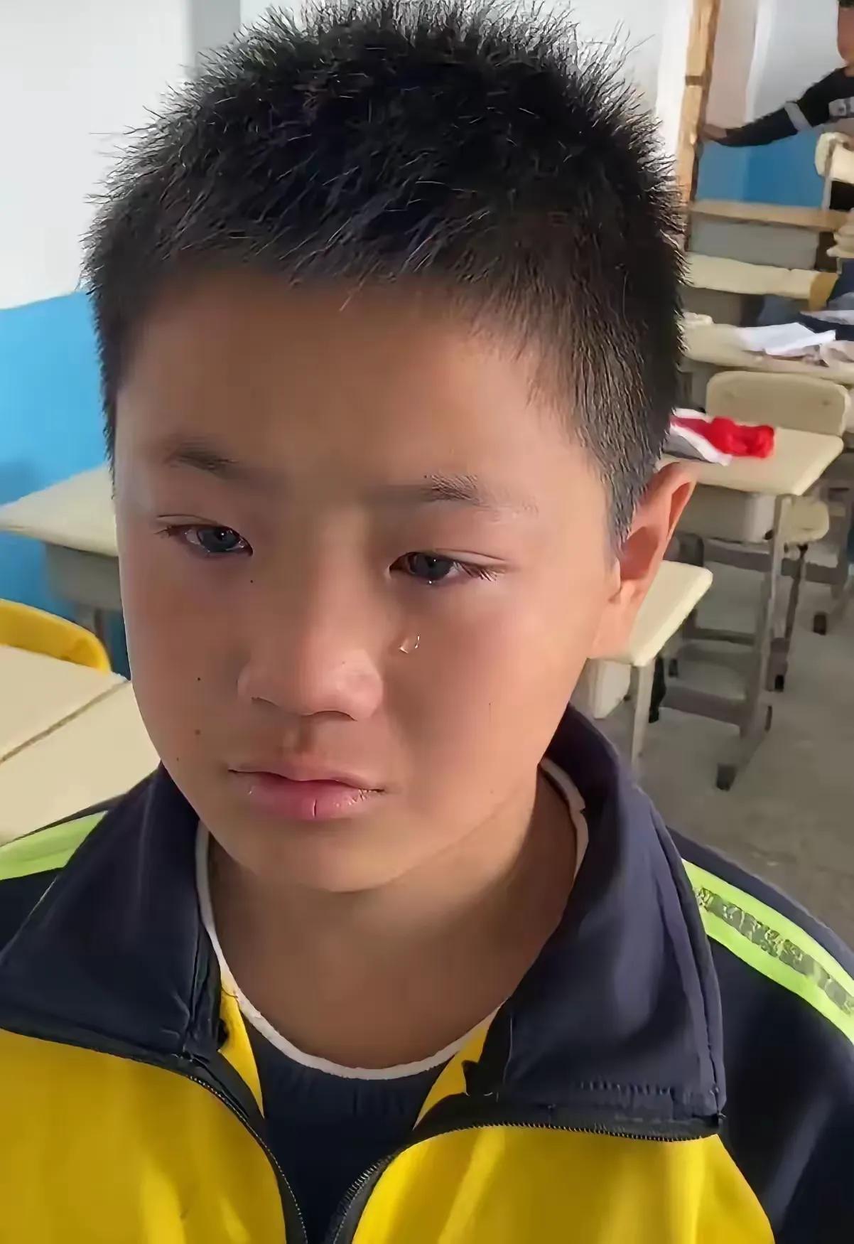 我儿子同班有个孩子，上个月父母双双出车祸去世了，姥爷糊涂，姥姥卧床，他放学后没人