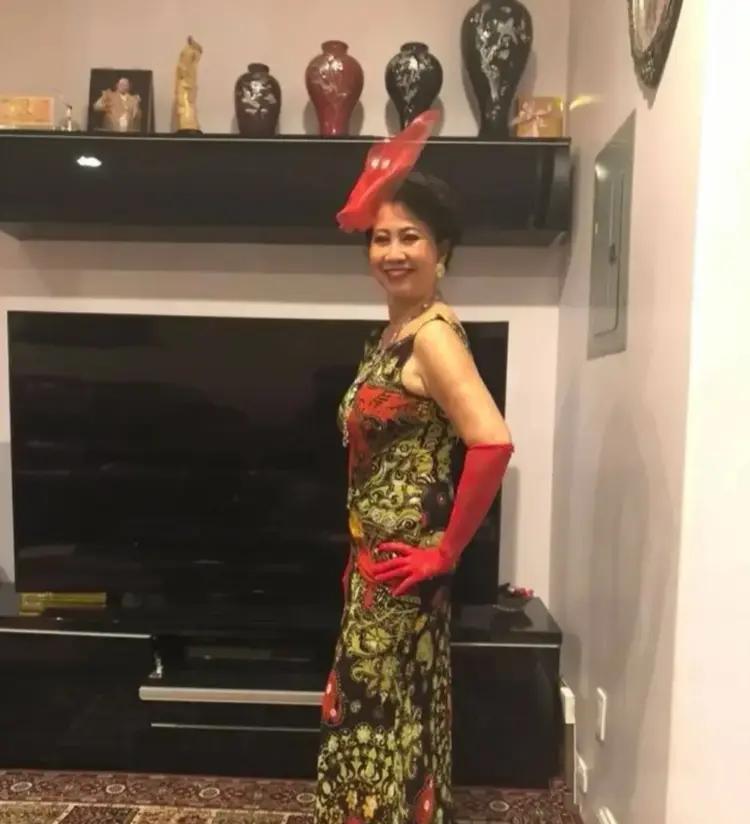 玛哈国王的二老婆余娃达逃出泰国后过得有滋有味的。有作者写文章说，余娃达现在跟老