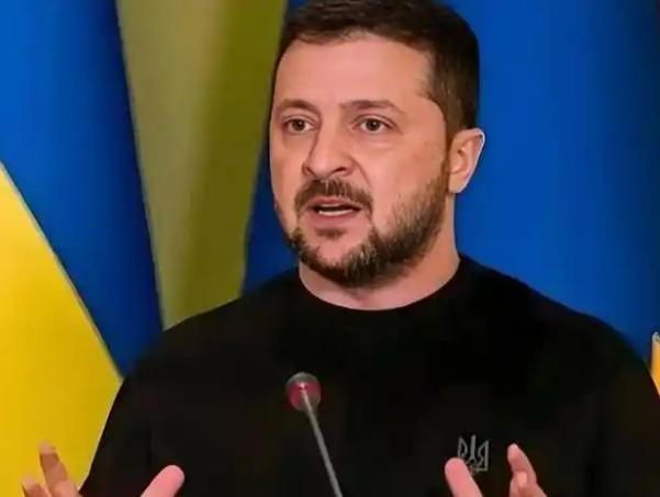 泽连斯基向全世界表明了自己的态度：乌克兰可以向俄罗斯投降，甚至乌克兰也可以不加入