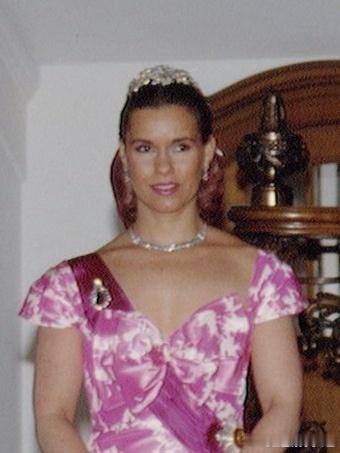 珠宝卢森堡大公夫人玛丽亚·特蕾莎的祖母绿钻石胸针，ArtDeco风格（装饰艺