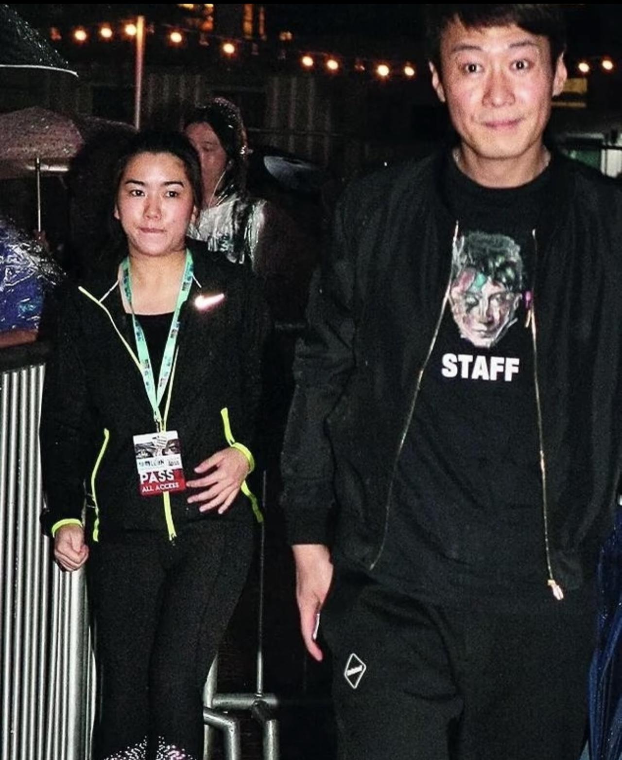 很多人以为天王的感情靠轰轰烈烈，其实黎明这段关系更像一条清晰的职场晋升线。2