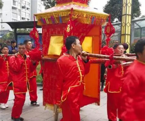 急了还不算晚完，现在还在洗脑男孩子女孩子们，说什么要彩礼就是卖女儿，女孩子结婚，