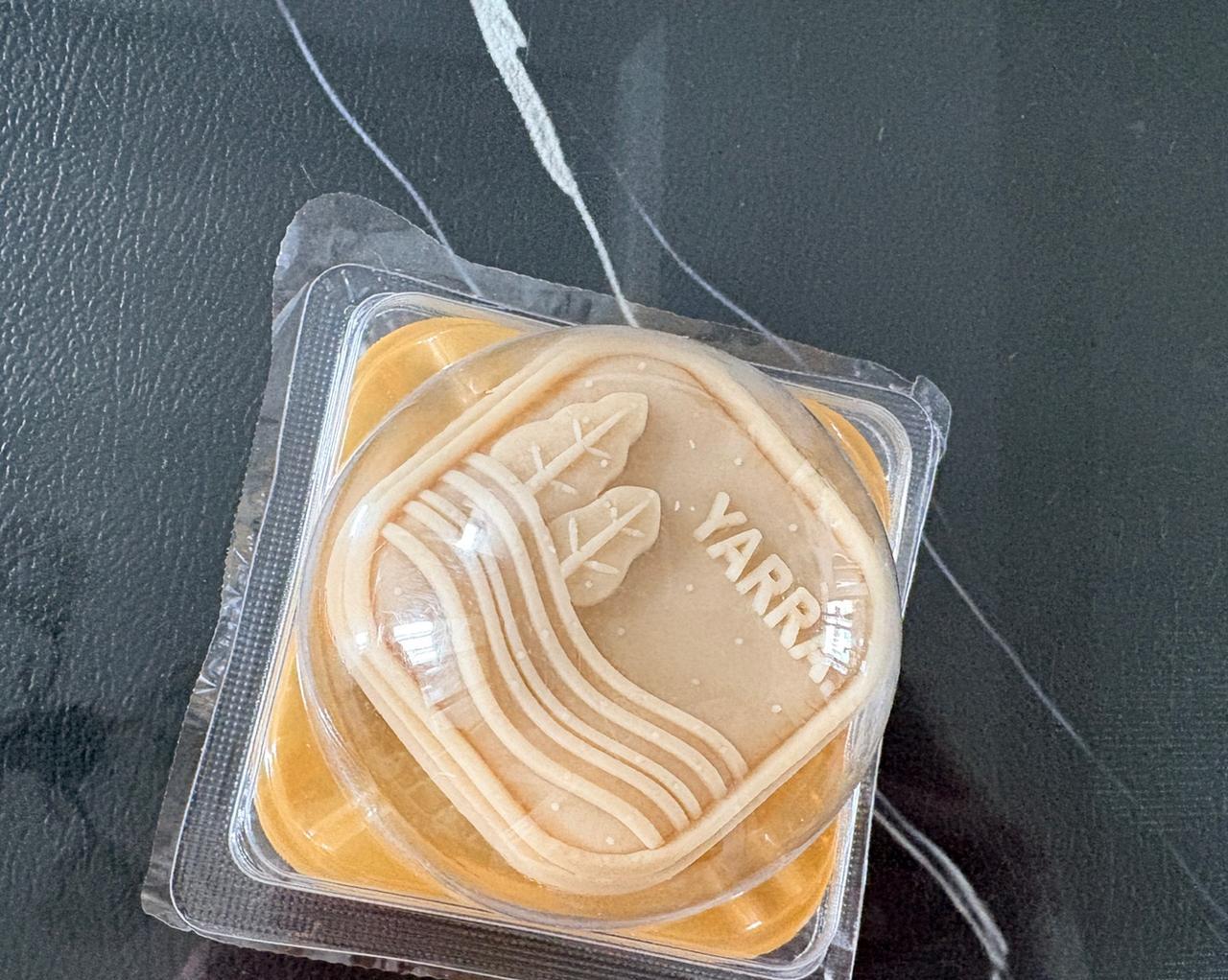 家里还有四五十个月饼，应该怎么处理？有传统伍仁的，豆沙蛋黄的，莲蓉的，还有各种