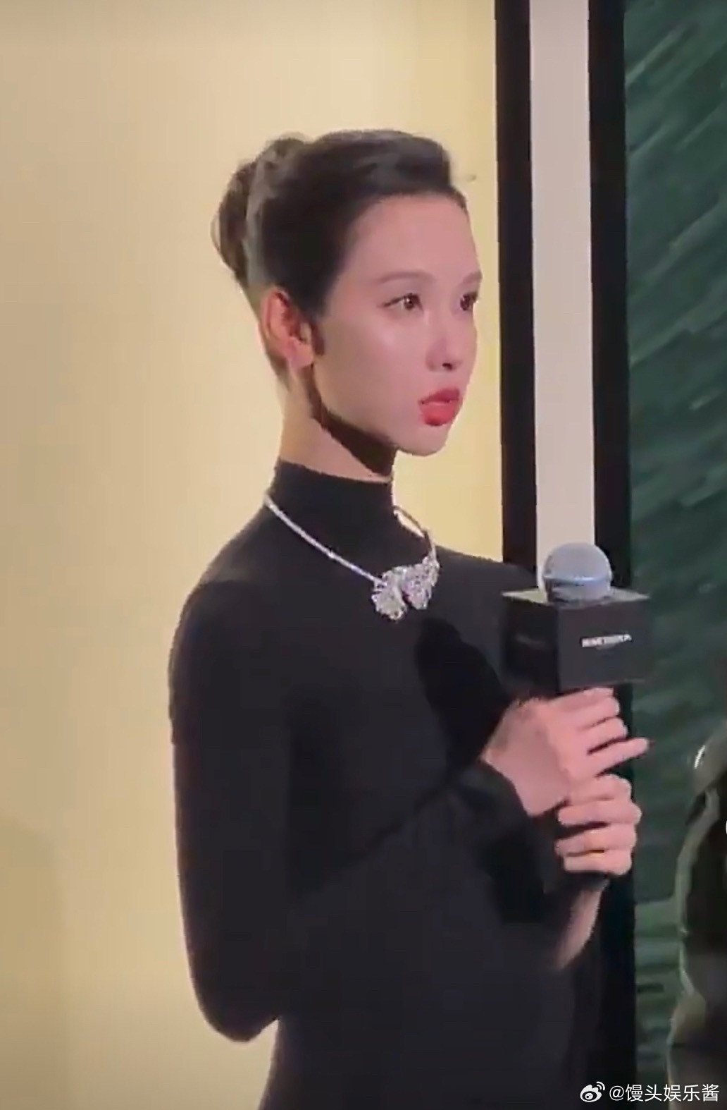 陈都灵、王楚然今日线下活动图，谁赢了