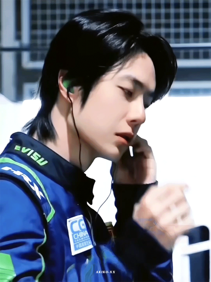 王一博85号赛车手驰骋向前85号赛车手，又要见面了，赛道平安，尽情驰骋。我很喜欢