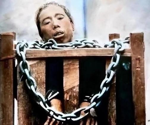 1864年11月，年仅15岁的太平天国幼主洪天贵福被押赴刑场处决，他在来的囚车上