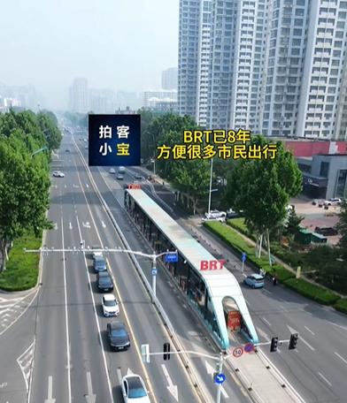 临沂沂蒙路BRT，2016年开建，2017年1月开通。这条快速公交线路的开通，为