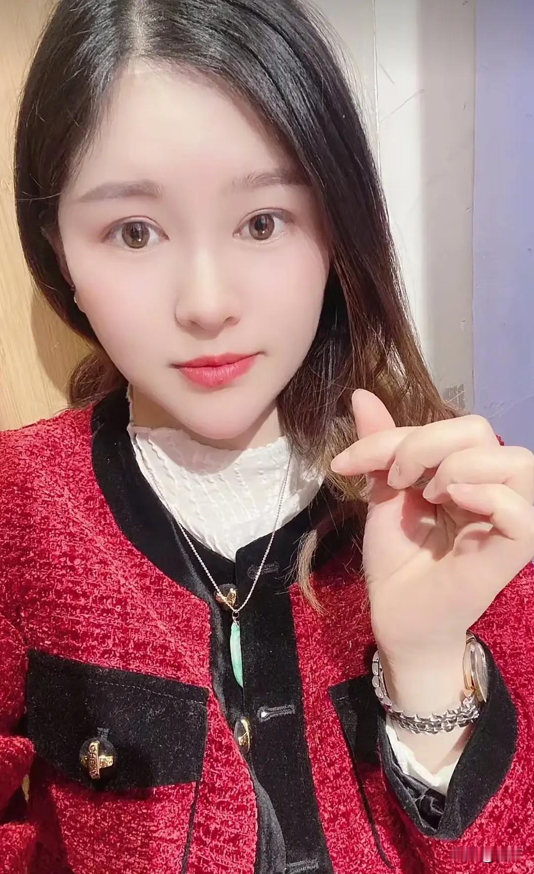 37岁安徽美女陈秀丽去世因脖子上长疙瘩确诊去世原因是肺癌晚期癌细胞出现脑转