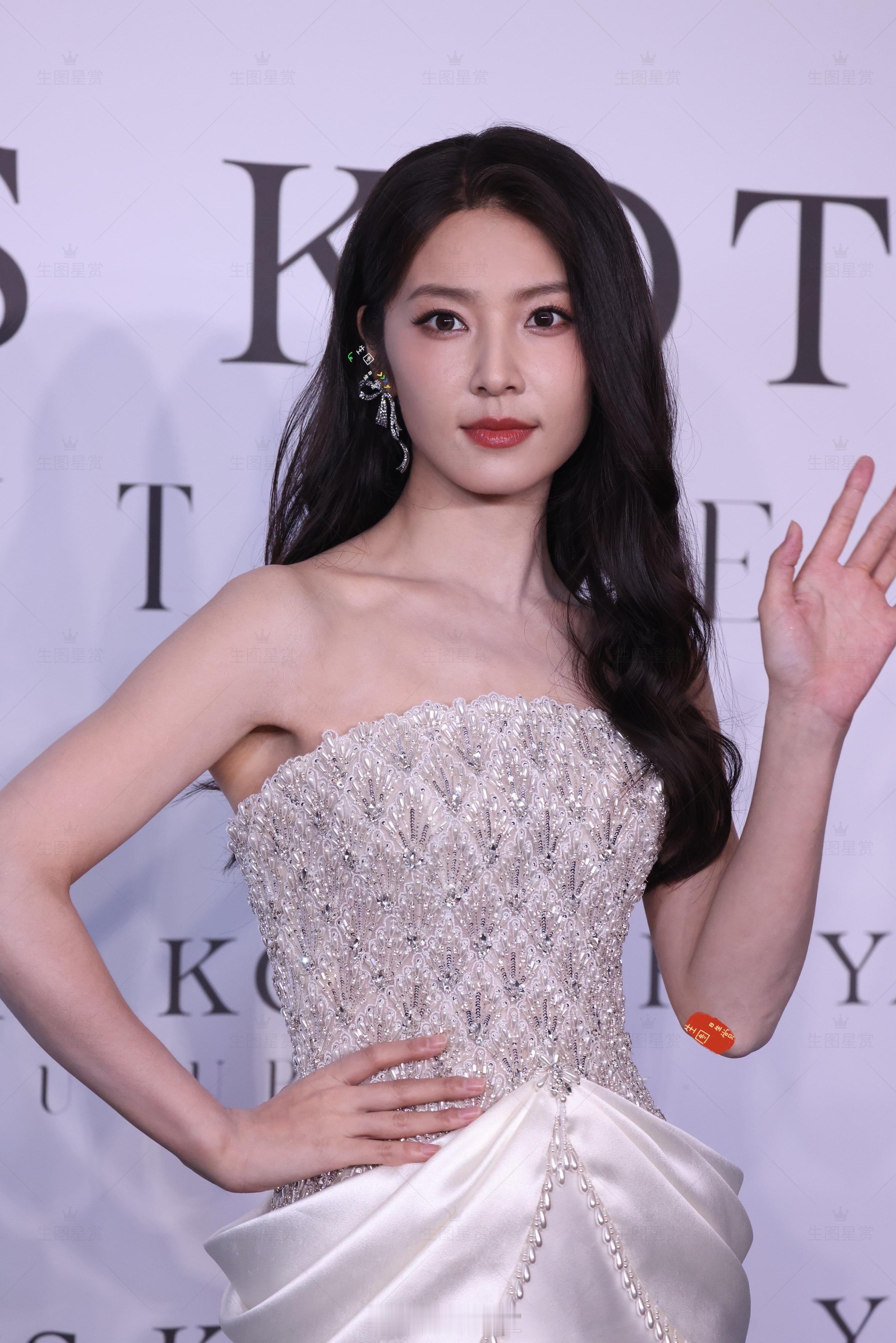 马心瑞上海时装周生图掉落美美的很轻松​​​