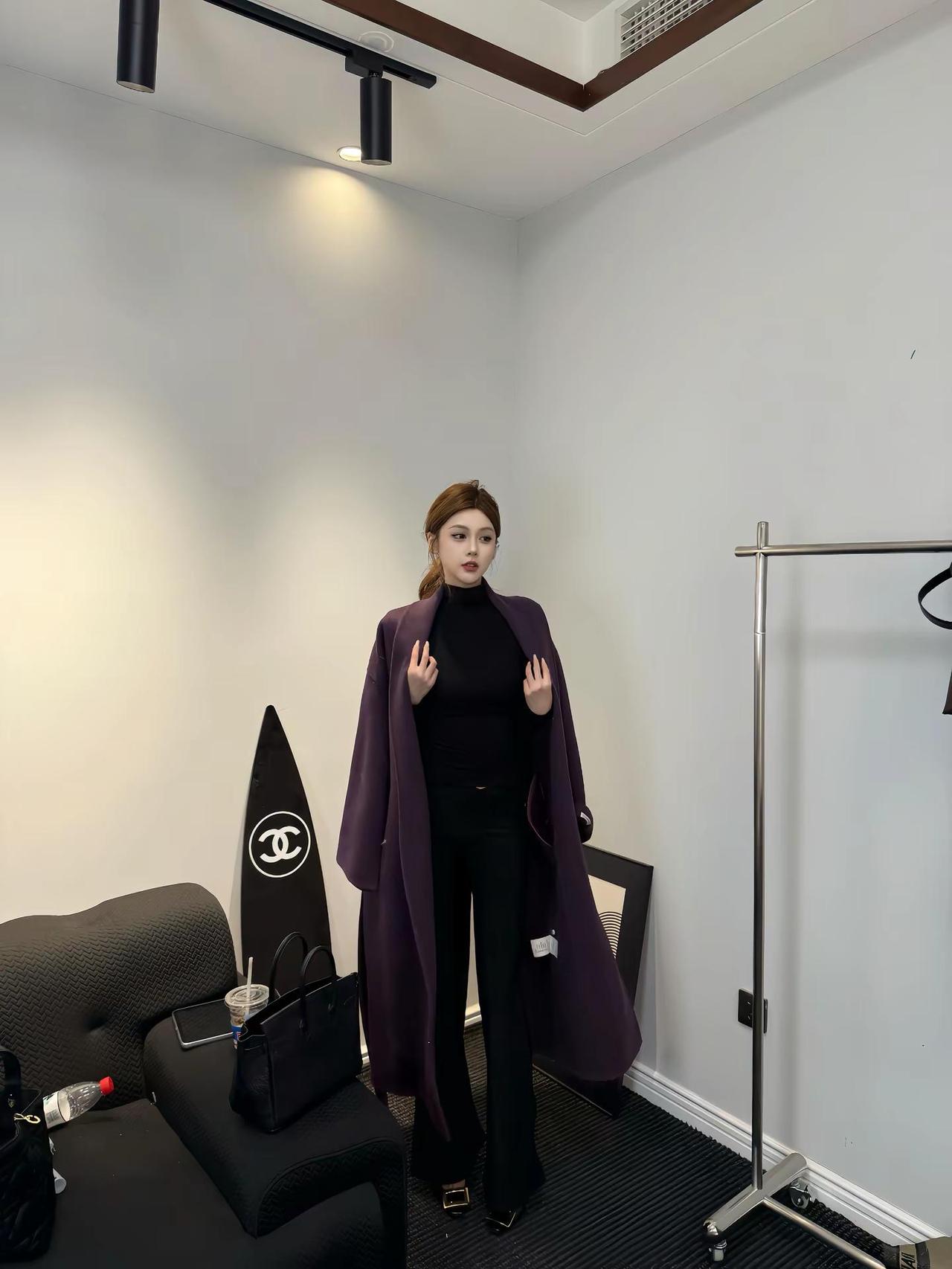 一个伤感都要听dj的女人