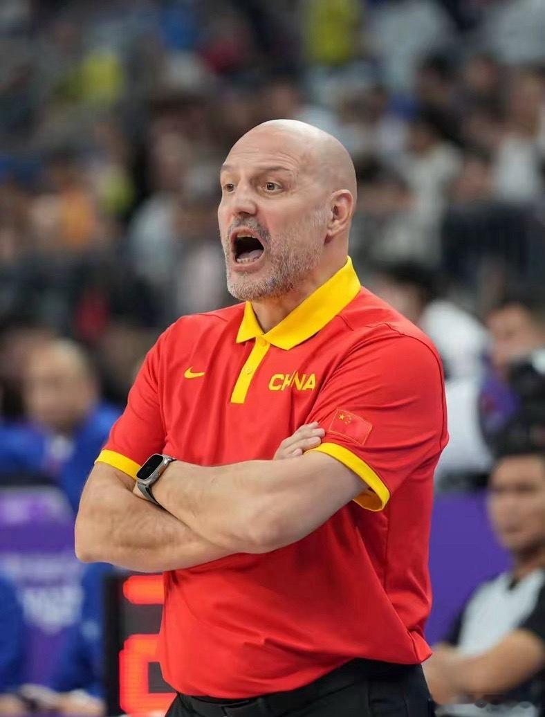 乔尔杰维奇郭士强请外教来吧感觉现在国内教练也不咋行其实球员跟教练都有一定的问
