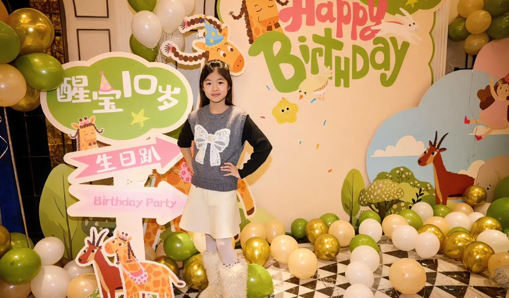 好家伙，原来离婚后最顶级的体面，根本不是互撕互怼。是像他俩这样，隔空把一件事儿