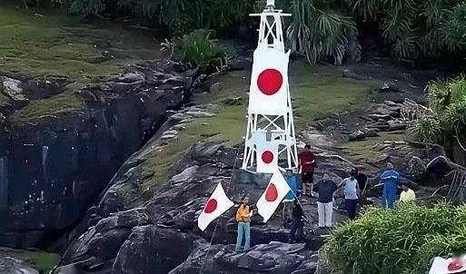 钓鱼岛那座日本灯塔，为啥咱不直接拆？这步棋藏着中国的大格局你是不是也纳闷过