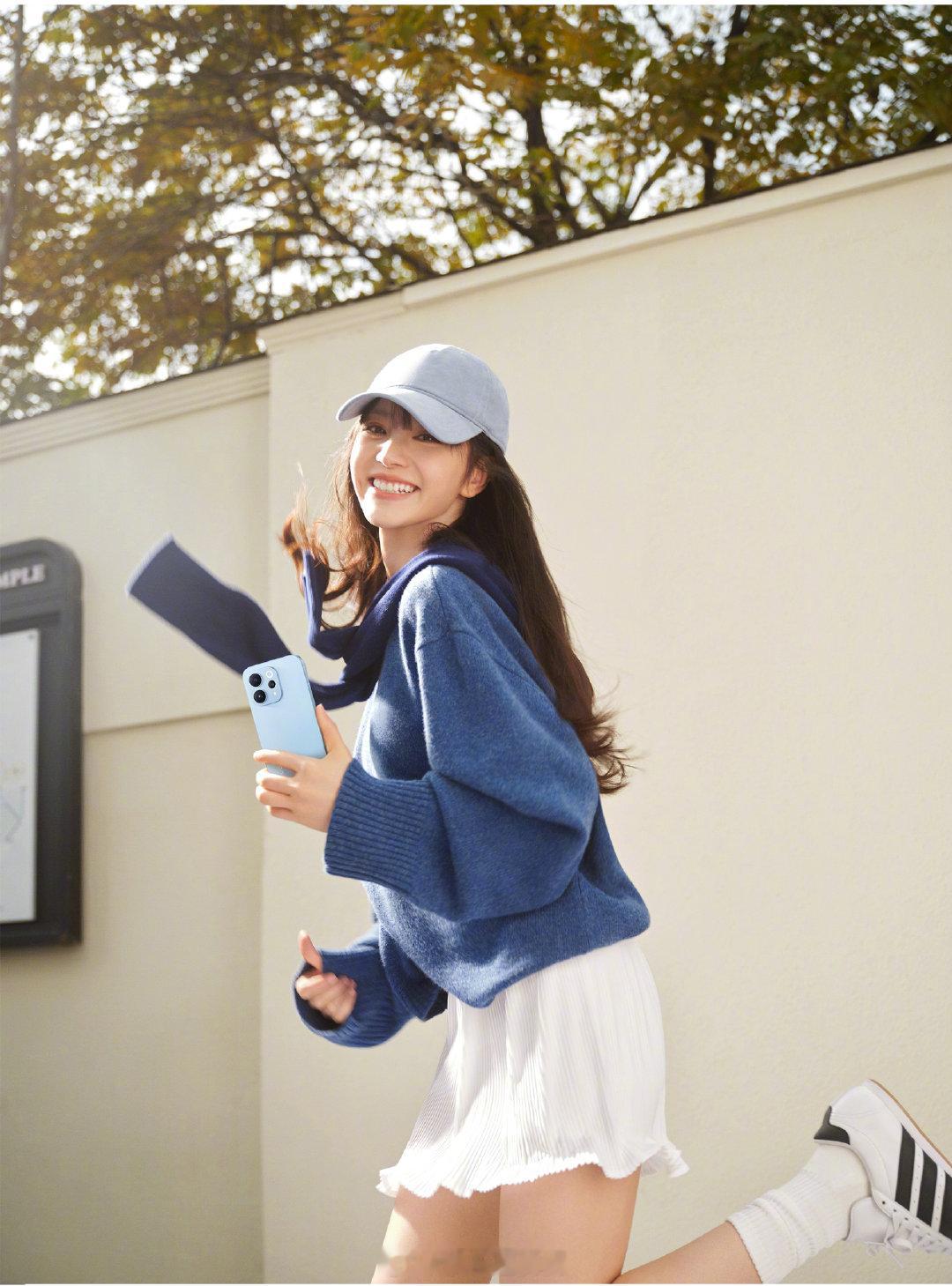 田曦薇的明媚有四种颜色白的澄澈、紫的灵动、黑的鲜活、蓝的治愈！田曦薇四色ootd