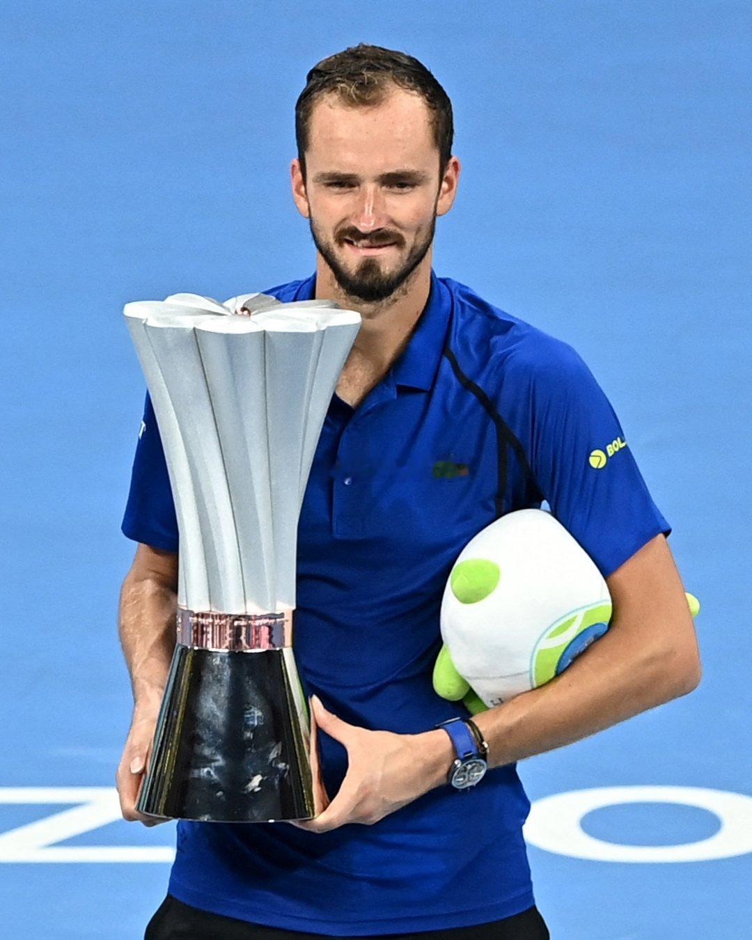 📊公开赛时代在硬地球场上拥有冠军🏆男子网球运动员🇷🇸德约科维奇|7