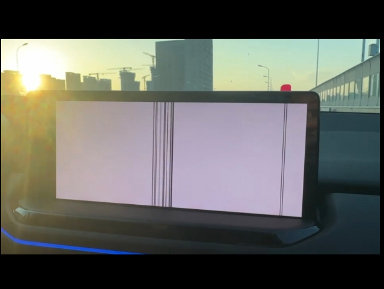 十一代雅阁质量堪忧，1.1w公里中控报废车主购买的11代雅阁智享燃油版，平时一