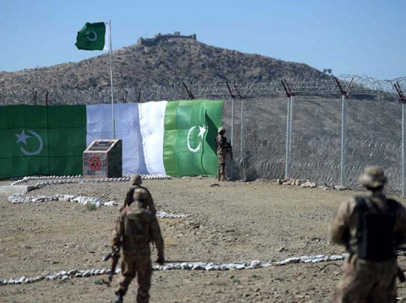 巴基斯坦宣布对巴阿边境阿富汗一侧的七个恐怖分子营地进行了空中打击，这是报复前不久