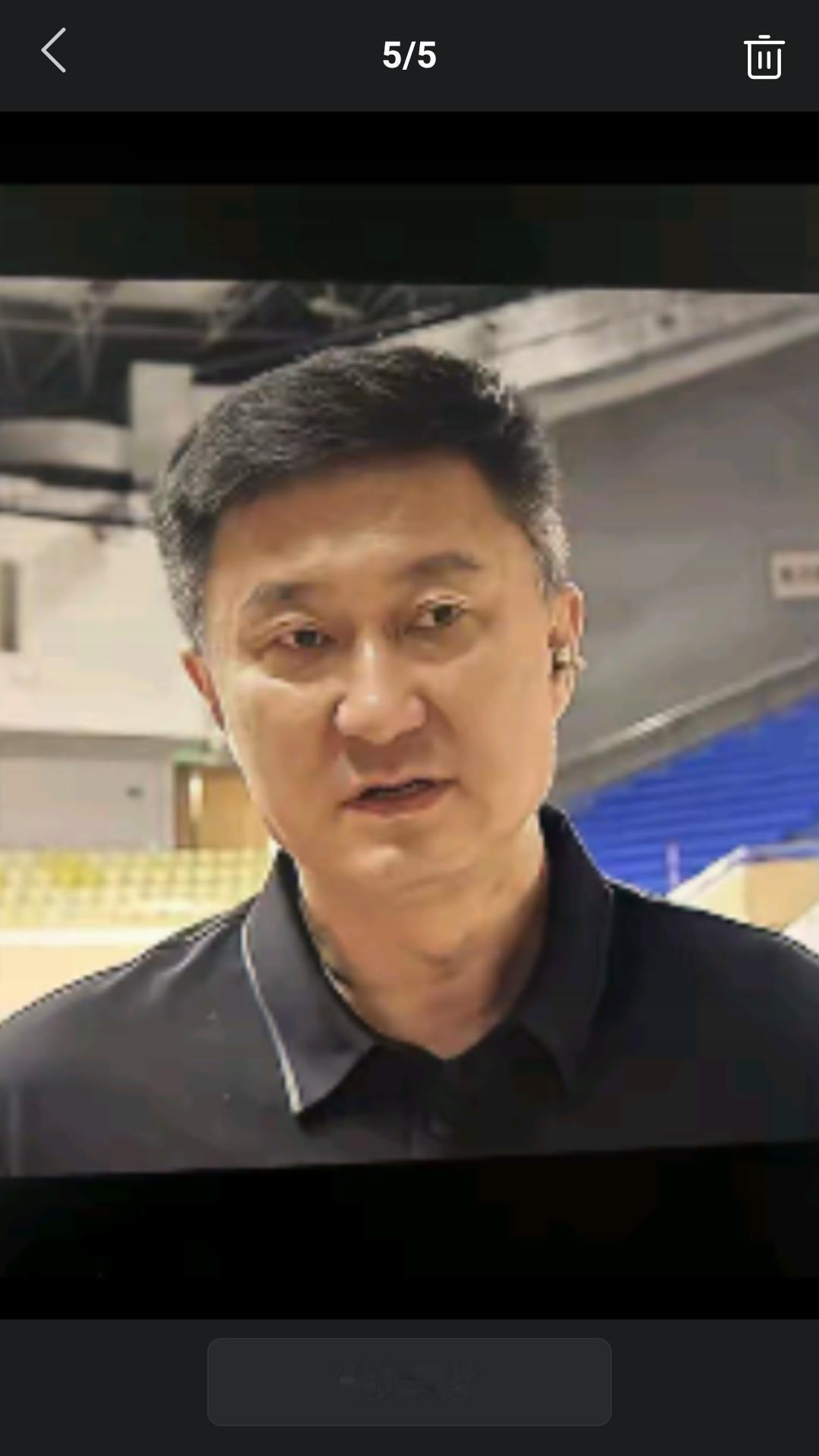 【据粤媒消息，昨天前广东男篮主教练，广东省篮球协会会长杜峰接受媒体采访，回应朱芳