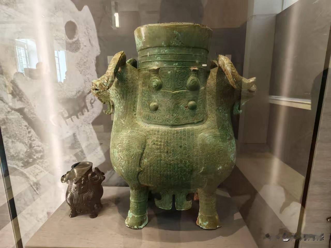 这些宝贝都是我们老祖宗用勤劳智慧的双手创造出来的，由于各种原因，都流失到海外，这